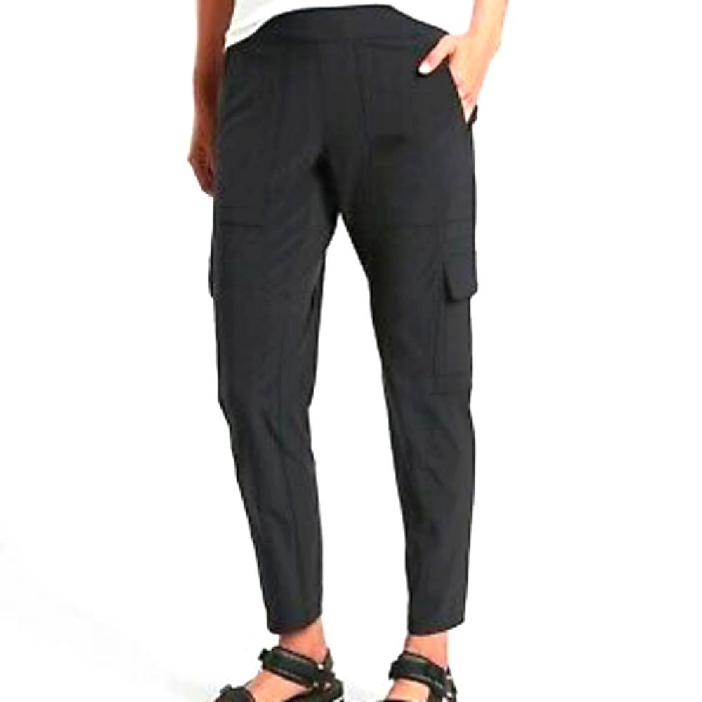 Athleta black chelsea cargo lightweight ankle pants 14P (26”inseam)